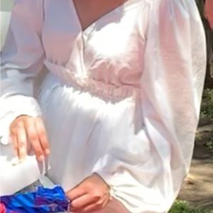 Lulus BEAUTIFUL mini dress impecable used once for graduation, great for wedding